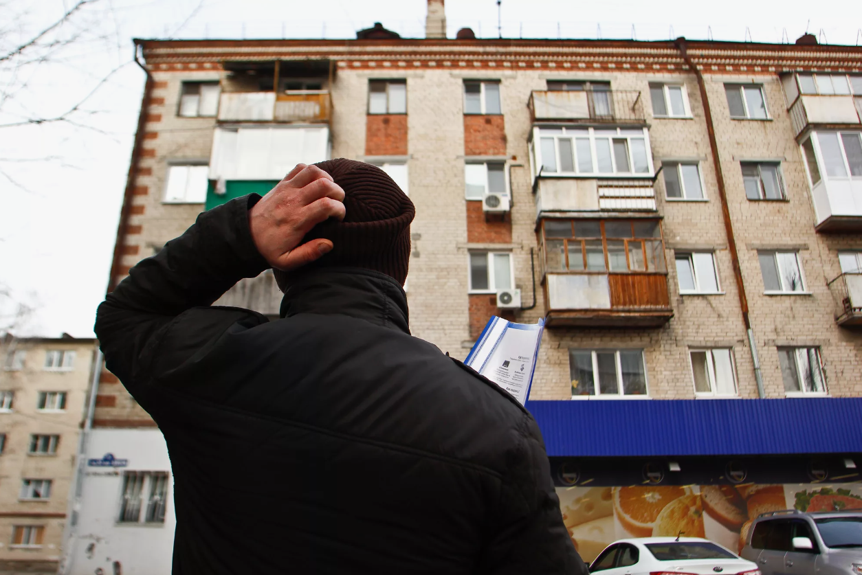 Должна ли управляющая компания продолжать управление МКД после прекращения договора управления до того, как к работе приступит друга УК